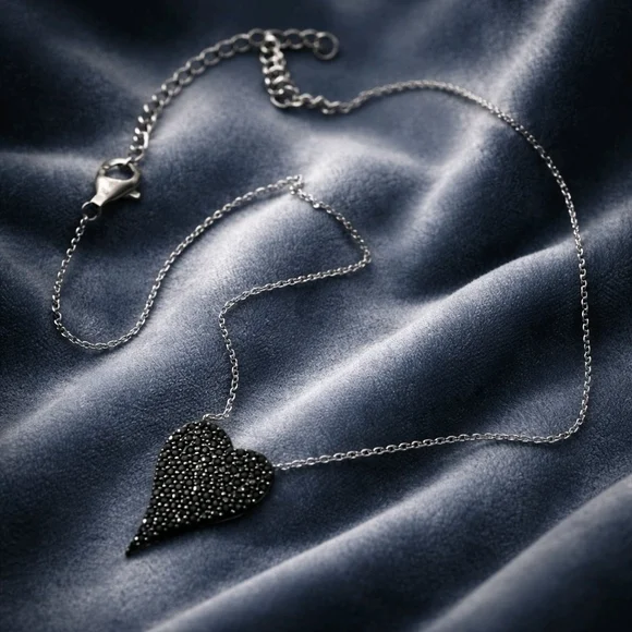 Elegant 925 Sterling Black Heart Pendant Necklace - Picture 14 of 14